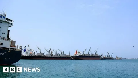 Kapal Berbendera India Tenggelam di Laut Merah: Eskalasi Baru yang Mengancam Jalur Minyak Dunia