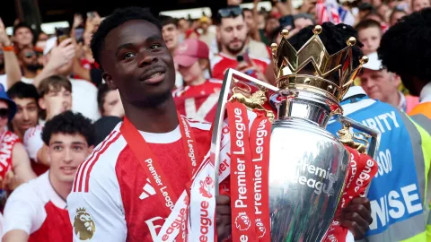 Tottenham Incar Winger Muda Eintracht Frankfurt sebagai Alternatif Saka