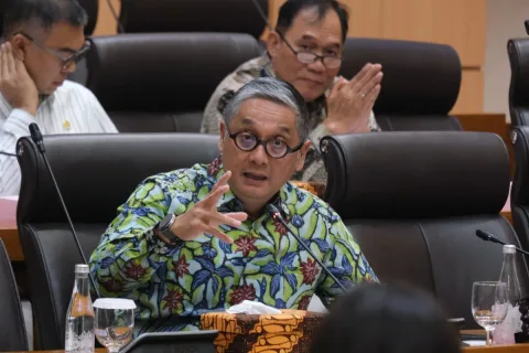 Kunjungan Wisman Naik, Belanja Turun: DPR Desak Pariwisata Naik Kelas