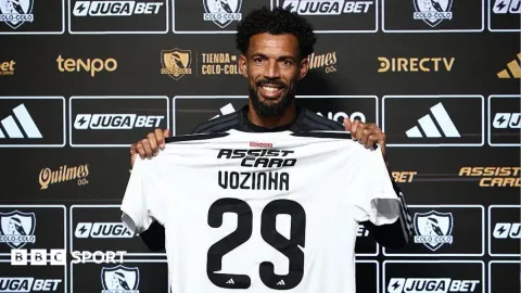 Vozinha Dapat Izin Khusus Pakai Nama Panggilan di Colo Colo: 'Nenek' yang Mendunia