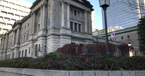Bank of Japan Sinyalkan Kenaikan Suku Bunga Lanjutan: Stabilitas Harga vs Gejolak Pasar Obligasi