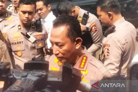 Isu Surpres Penggantian Kapolri: Listyo Sigit Pasrah pada Prerogatif Presiden, DPR Kompak Bantah