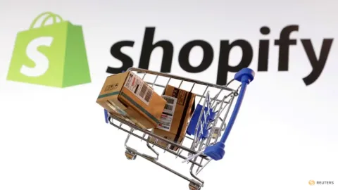Shopify Raup Pendapatan di Atas Ekspektasi, Saham Melonjak 26%: Bukti AI Menjadi Mesin Baru E-Commerce