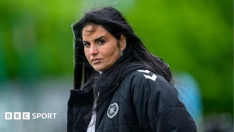 Manchester United Tunjuk Eva Olid: Pelatih Tanpa Pengalaman WSL, Jawaban atas Ambisi yang Dipertanyakan?