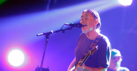 Warisan Chris Rea Tembus Rp240 Miliar, Royalti Lagu Natal Terus Mengalir ke Istri