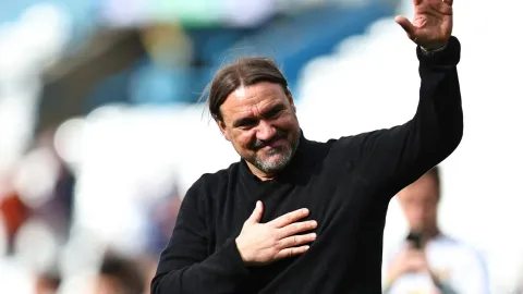 Leeds United Siap Lepas Sebastiaan Bornauw, Hamburg Menanti di Bundesliga