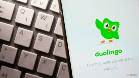 Duolingo Rela Korbankan Pendapatan demi Kejar 100 Juta Pengguna Harian