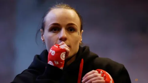 Petinju Inggris Raven Chapman Jalani Operasi Darurat Usai Pendarahan Otak Saat Sparing di Denmark