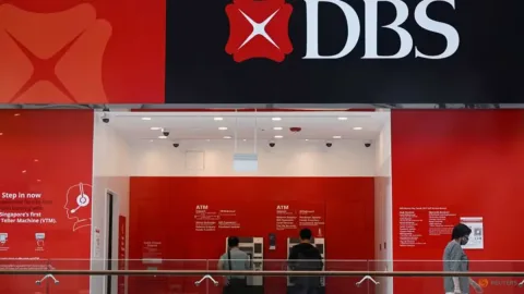 DBS Cetak Laba Kuartalan Tertinggi, Naikkan Target Pendapatan 2026 di Tengah Tekanan Suku Bunga
