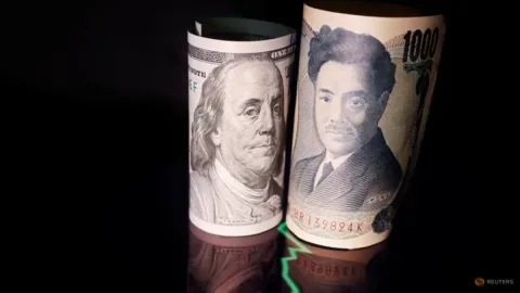 Dolar Tertekan Enam Pekan, Yen Terombang-ambing: Tarik Ulur Kesepakatan Iran dan Data Tenaga Kerja AS