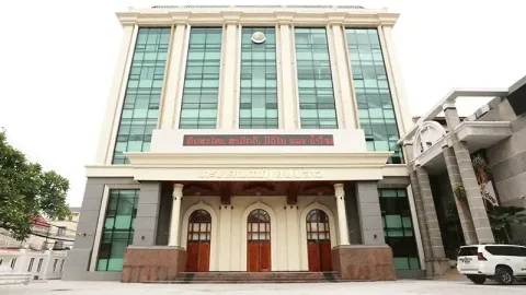 Bank Sentral Laos Bekukan Izin Lembaga Keuangan Mikro di Vientiane: Dampaknya bagi Investor?