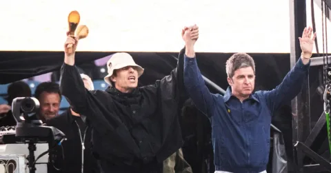 Rekonsiliasi Total: Oasis Rencanakan Reuni Legendaris di Rock and Roll Hall of Fame