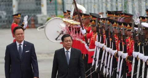 Kunjungan Min Aung Hlaing ke Thailand: Upaya Rezim Myanmar Keluar dari Isolasi Regional