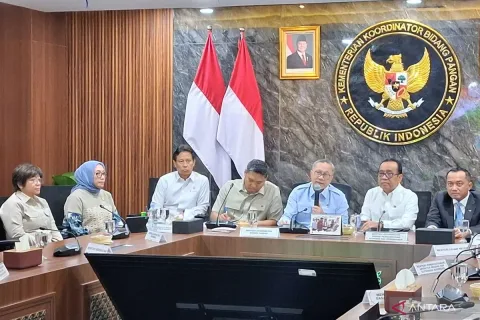 Menkes Larang Nakes Bersikap Nirempati: Etika Digital Jadi Sorotan Setelah Pasien BPJS Mengeluh