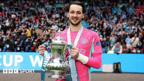 Rekor Baru Kiper Inggris: James Trafford Hengkang ke Leeds United dengan Nilai Transfer Mencapai ยฃ45 Juta