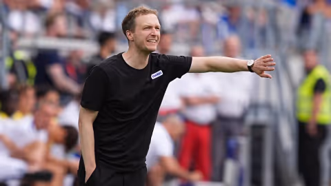 Pelatih Baru Karlsruhe, Maximilian Senft, Bawa Filosofi Poker ke Lapangan Hijau demi Target Bundesliga 2030