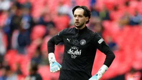 Leeds Pecahkan Rekor Klub: Rekrut Kiper Termahal Inggris James Trafford dari Manchester City