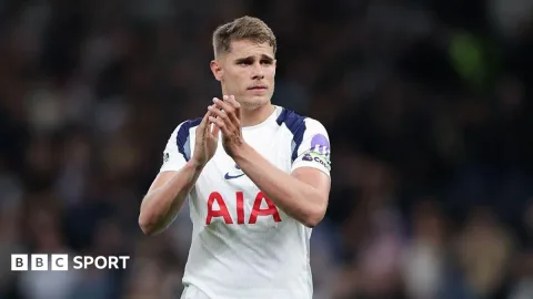 Van de Ven Siap Perpanjang Kontrak di Tottenham: De Zerbi Jadi Kunci