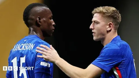 Chelsea Wajib Lepas 16 Pemain dalam 25 Hari: Ujian Berat Xabi Alonso di Tengah Krisis Skuad 41 Orang