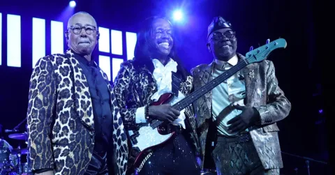 Earth, Wind and Fire Batalkan Konser Bareng Lionel Richie: Anggota Band Alami Darurat Medis