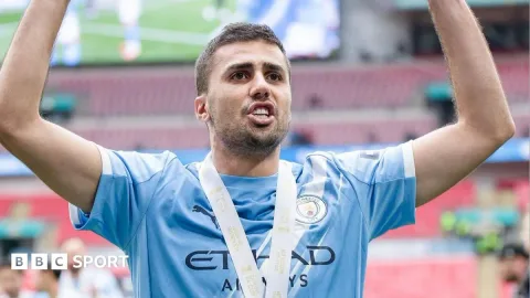 Barcelona Ungguli Real Madrid dalam Perburuan Rodri, City Tolak Tawaran Awal
