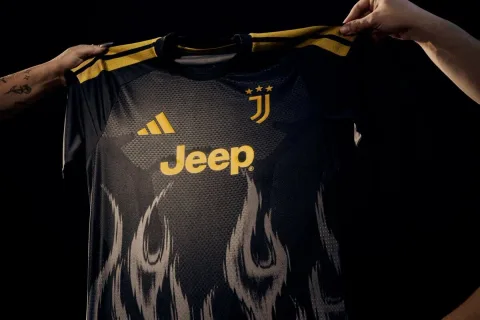 Jersey Ketiga Juventus 2026-27: Api Filosofi 'Iuventus' dalam Balutan Emas dan Hitam