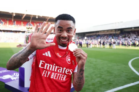 Agen Gabriel Jesus Terlihat di Kamp Latihan Napoli, Isyarat Transfer ke Serie A?