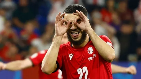 Dari Gagal di Ajax hingga Top Skor Euro: Tottenham Incar Georges Mikautadze