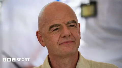 Gianni Infantino Kembali Didesak Mundur: Uefa Akui Bayar Pesangon ke Perempuan yang Dikaitkan dengan Dirinya
