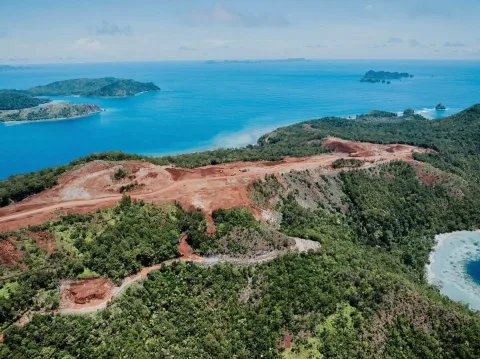 Raja Ampat Terancam Lagi: Tiga Perusahaan Nikel Berebut Izin di Pulau Waigeo