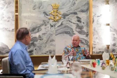 Raja Malaysia Desak Pengamanan Bandara Diperketat, Usut Tuntas Skandal Tabung Haji dan Felda