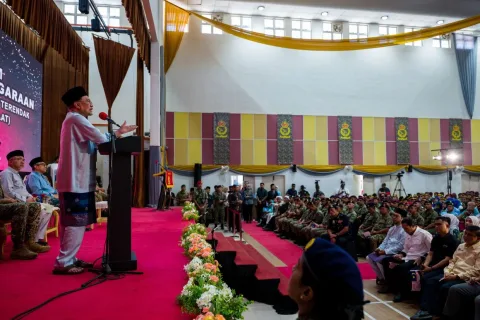 Anwar Bongkar Rencana Felda Jual Hotel di Inggris dengan Kerugian Rp3,3 Triliun