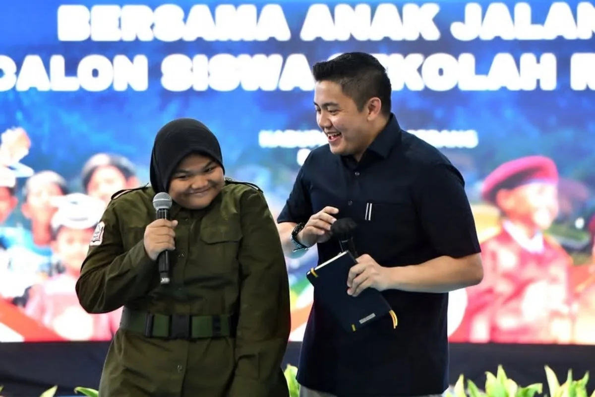 Sekolah Rakyat: Teddy Dorong Siswa Berani Bermimpi Besar, Target 265 Sekolah pada 2026