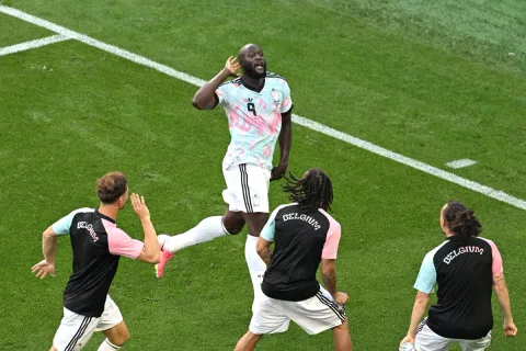 Lukaku ke Fenerbahce: Negosiasi alot, Napoli minta โฌ15 juta, tawaran baru โฌ5 juta