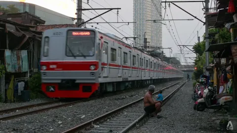 Relokasi Warga Bantaran Rel: Hunian Baru, tapi Tantangan Biaya Menanti