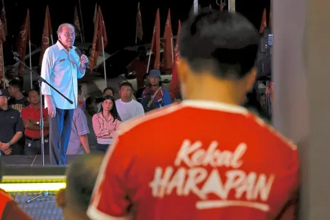 Tekanan Politik Menguat di Malaysia: PM Anwar Diuji Setelah Kekalahan di Johor dan Negeri Sembilan