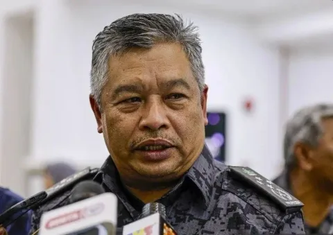 Video Viral WNA Kendarai Mobil Berlogo Imigrasi Malaysia: Investigasi Diluncurkan
