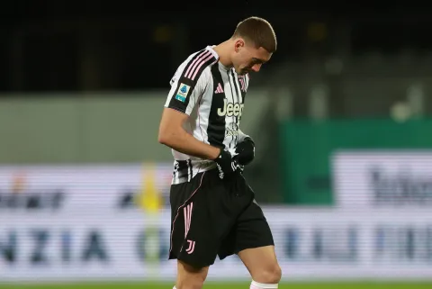 Vlahovic Mulai Lirik Tawaran Besiktas: Gaji €10 Juta per Musim dan Faktor Italiano
