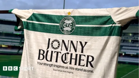 Kisah Penggemar Inggris yang Terinspirasi Klub Brasil: Nama Jonny Butcher di Jersey Coritiba