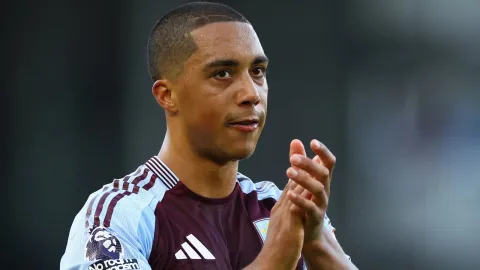 Manchester United Bidik Lamine Camara: Peningkatan Kualitas di Lini Tengah atau Ancaman bagi Tielemans?