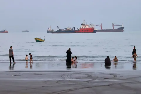 Blokade AS-Iran Makin Ketat: 55 Kapal Niaga Dialihkan, Dua Dilumpuhkan