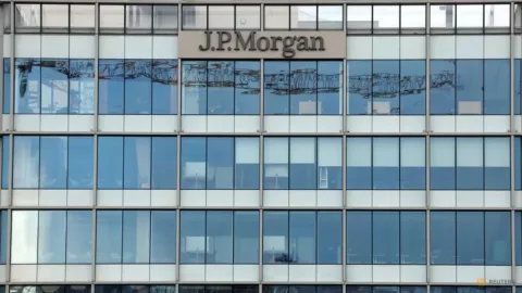 J.P. Morgan Naikkan Target S&P 500 ke 8.000: Optimisme AI dan Laba Perusahaan Menguat