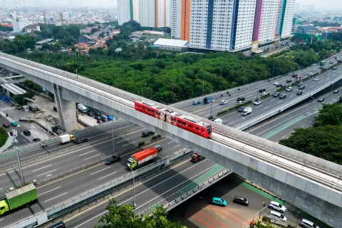LRT Jakarta Fase 1B Hampir Rampung, Target Beroperasi Agustus: Integrasi Transportasi Ibu Kota Makin Terkoneksi