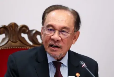 Perdana Menteri Malaysia Anwar Ibrahim Jalani Operasi Hernia, Kondisi Stabil di Bawah Pengawasan Tim Medis