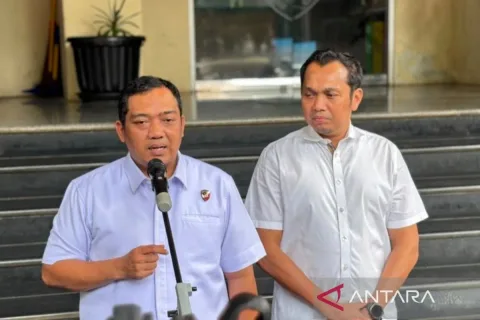 Enam Perampok Spesialis Nasabah Bank di Jakarta dan Bekasi Dibekuk, Polisi Sita Motor dan Senjata Tajam