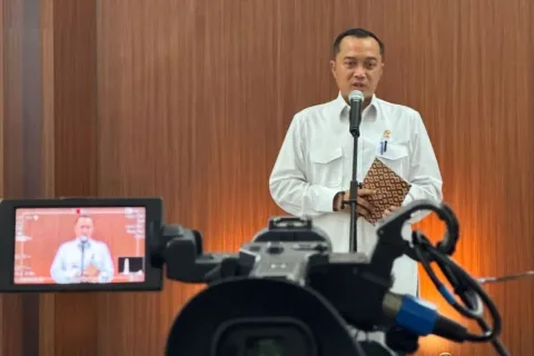 Prabowo Perintahkan Penanganan Karhutla Maksimal: Titik Api Terkonsentrasi di Kalbar, Kalteng, dan Bromo