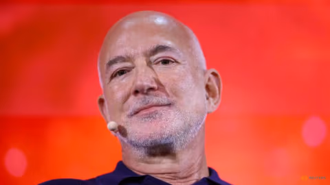 Jeff Bezos Siap Caplok Sepertiga Saham Liverpool, Nilai Klub Tembus Rp95 Triliun