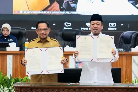 Mendagri dan ATR/BPN Teken Aturan Baru: Percepatan BPHTB untuk Hapus Keluhan Sertifikat Tanah