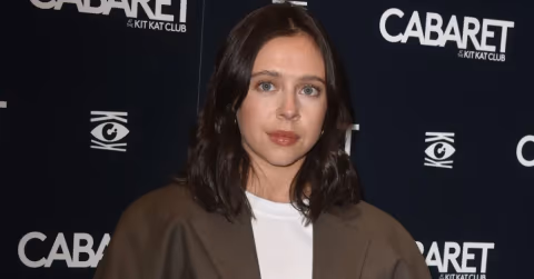 Aktor Harry Potter TV Bela Komunitas Trans: 'Mereka Berhak atas Keamanan dan Martabat'