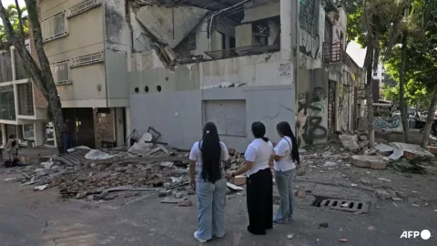 Gempa Dahsyat Guncang Kolombia: Warga Mengungsi, Bangunan Rusak di Sejumlah Kota